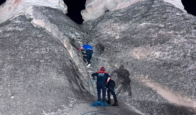 Paşabağları’nda Kayalıklarda Mahsur Kalan Turist Kurtarıldı