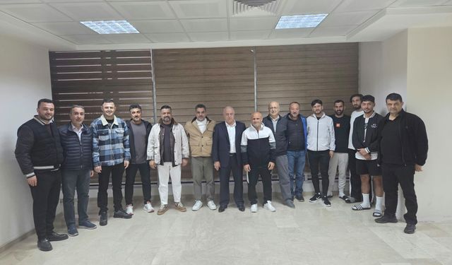 NTSO Başkan Adayı Öbekli, Nevşehir Spor Yönetimi ve Futbolcularla Buluştu