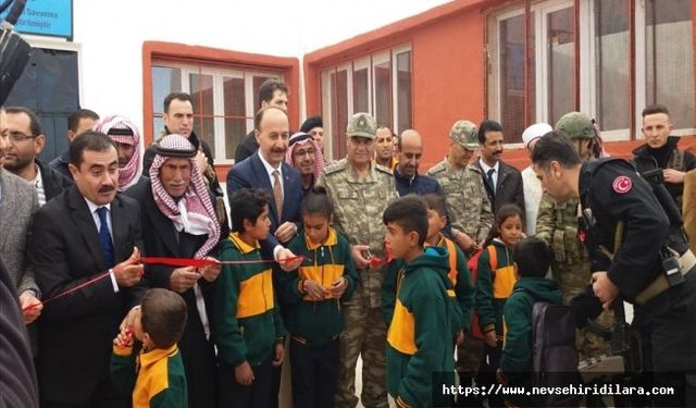 Tel Abyad'da Onarılan İlkokul, Barış Pınarı Müşrifet El Havi Adıyla Eğitim-öğretime Başladı