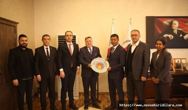 Sri Lanka Ankara Büyükelçisi Başkan Parmaksız’ı Ziyaret Etti