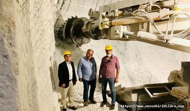 Gülşehir Kaymakamı Ahmet Kavanoz, Tuz İşletmelerini Ziyaret Etti
