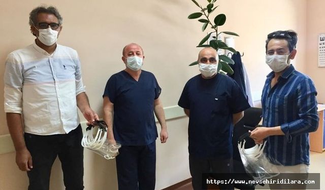 Gülşehir'de Anaokulu Müdürü Siperlik Üreterek Dağıtıyor