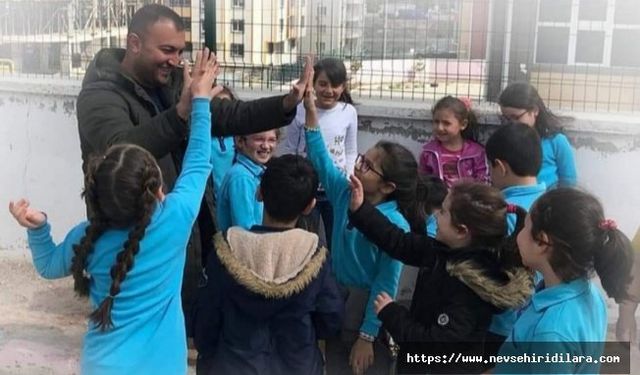 Başkan Türker, Gençlere Ve Çocuklara Önem Veriyor