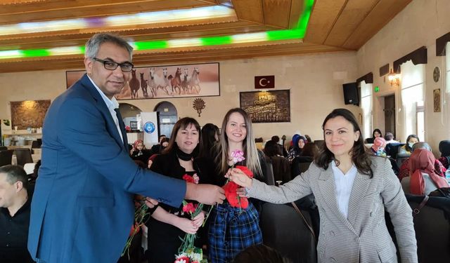 Türk Eğitim Sen'li Kadın Üyeler Topuzlu Han'da Kahvaltıda Buluştu