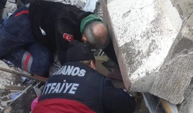 Avanos Belediyesi Ekipleri, Hem Deprem Bölgesinde Kurtarma Çalışmalarında Hem de Yardım Toplama Faaliyetlerinde Emeğini Esirgemedi