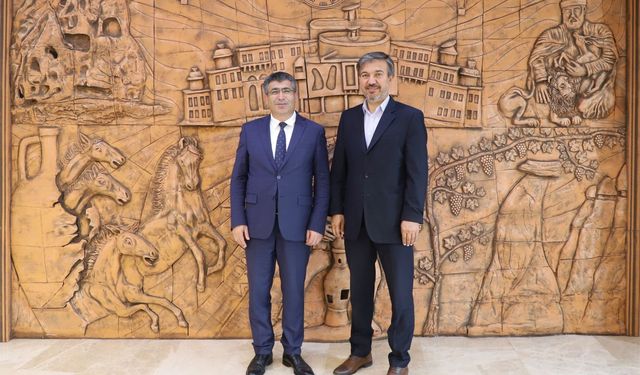 Eğitim-Bir-Sen Nevşehir Şube Başkanı Öcal’dan NEVÜ Rektörü Aktekin’e Ziyaret