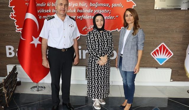 Alay Komutanı Yakın, Bahçeşehir Koleji’ni Ziyaret Etti