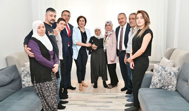 Cumhuriyetimizin 100. yılında; Cumhuriyet ile Yaşıt, Saadet Kılıç ve Makbule Dalcı Teyzelerimiz Ziyaret Edildi 