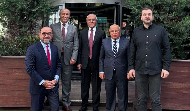 Nevşehirli İş İnsanları Eroğlu, Çekirdekçi, Büyük ve NEVBİAD Başkanı Tekin'den Uluer'e Ziyaret 