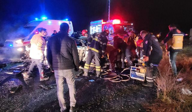 Video Haber | Nevşehir'de Feci Kaza 2 Ölü 3 Ağır Yaralı