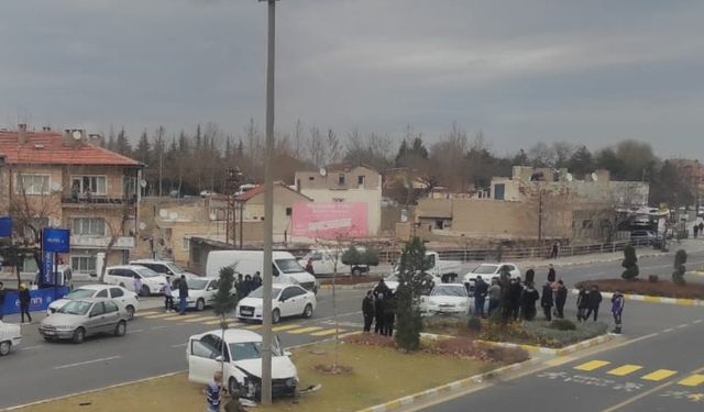 Meteoroloji Önünde Trafik Kazası 1 Yaralı 