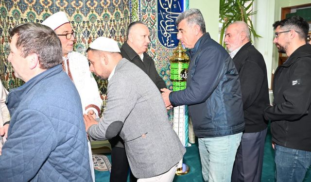 Vali Fidan, Bayram Namazında Ali Bey Camii'ndeydi 