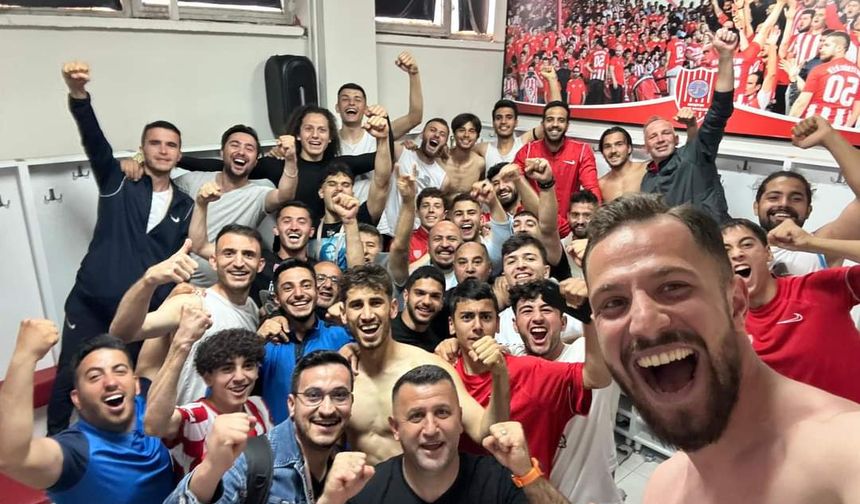 Nevşehir Belediyesporlu Oyuncular Soyunma Odasında Kutlama Yaptı