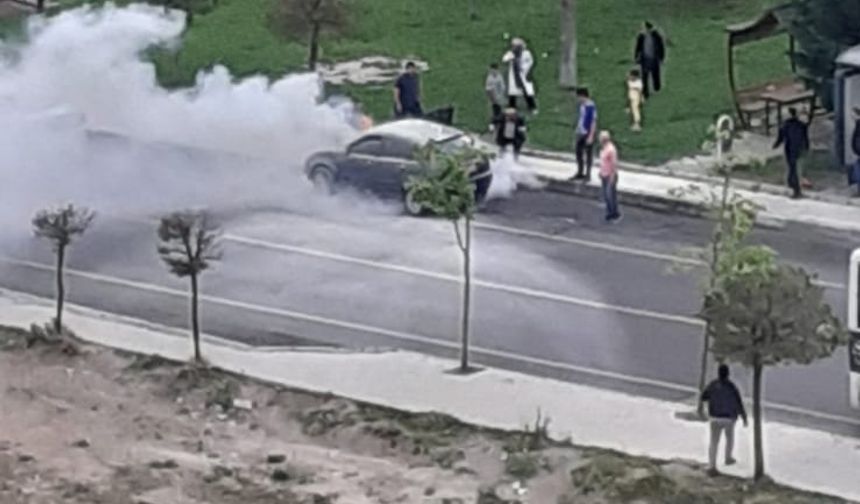 Nevşehir'de, Seyir Halindeki Otomobil Alev Aldı