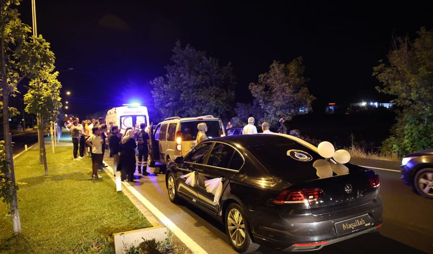 Nevşehir'de Köpeğe Çarpmamak için Duran Araca, Arkadan Gelen Araç Çaptı: 2 Yaralı