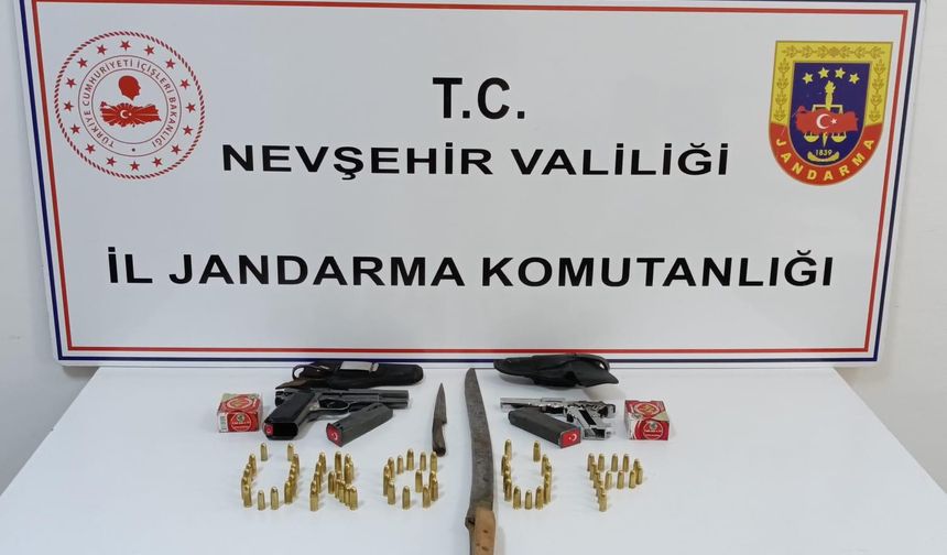 Mazı Köyü'nde Silah ve Kılıç Ele Geçirildi