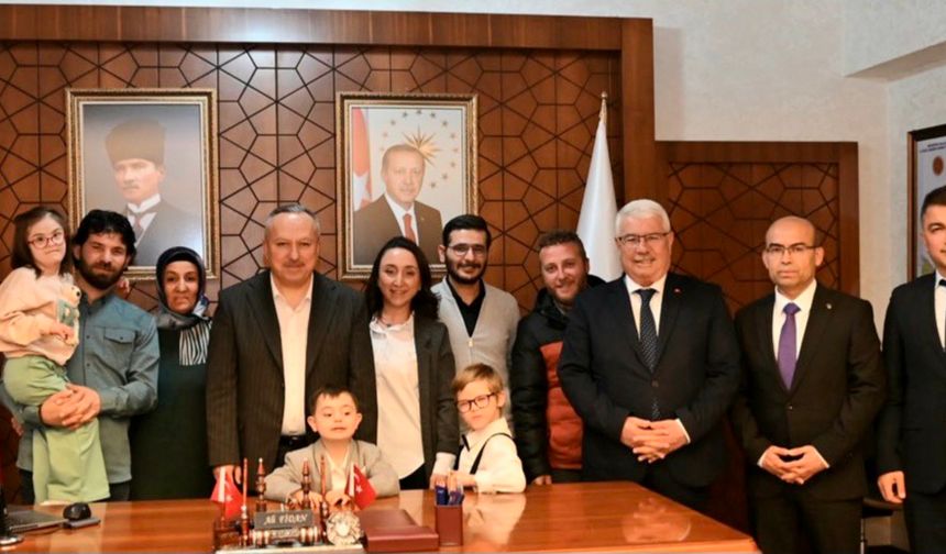 Vali Ali Fidan, Down Sendromlu Çocuklar ve Aileleriyle Bir Araya Geldi