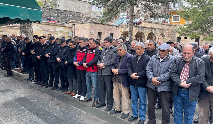 Şehit Komiser Galip Irmak’ın Babası Son Yolculuğuna Uğurlandı