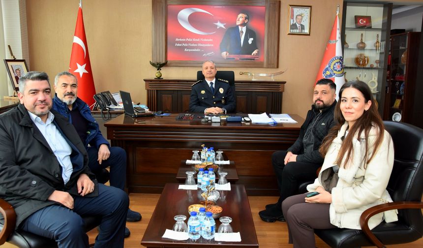 Versa Hastanesi Yönetiminden Polis Haftası Ziyareti