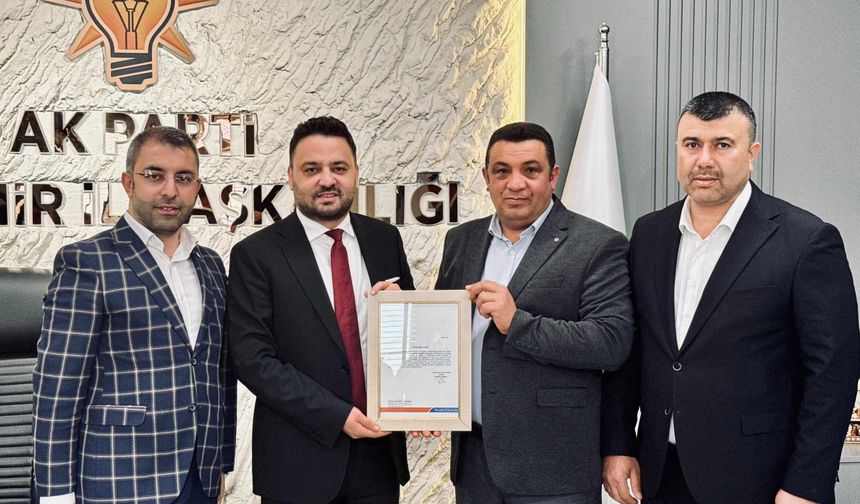 AK Parti'de Karapınar ve Ortahisar'da Bayrak Değişimi