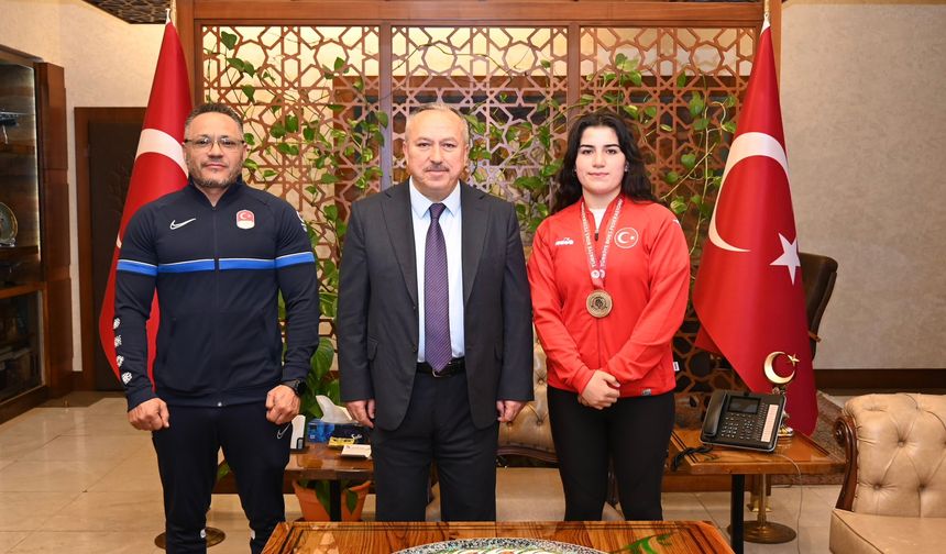 Nevşehirli Şampiyon Sporcular Vali Fidan’ı Ziyaret Etti