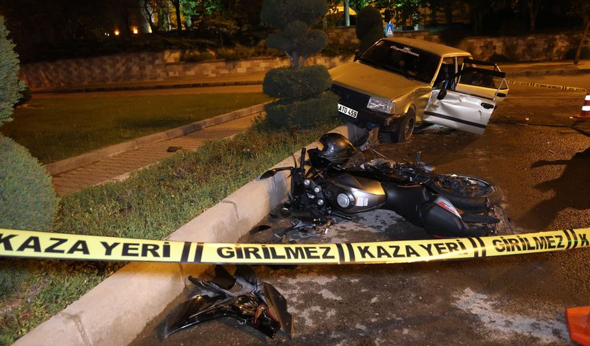 Nevşehir’de  Alkollü Otomobil Sürücüsü Motosiklete Çarptı: 1 Ağır, 3 Yaralı