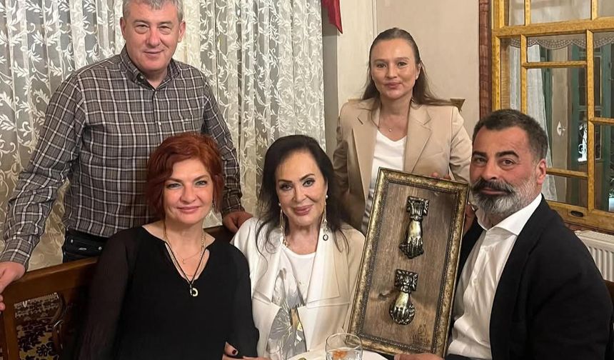 Türkan Şoray, Akşam Yemeğinde Ürgüp Belediye Başkanı Ali Ertuğrul Bul ve Ailesi ile Buluştu