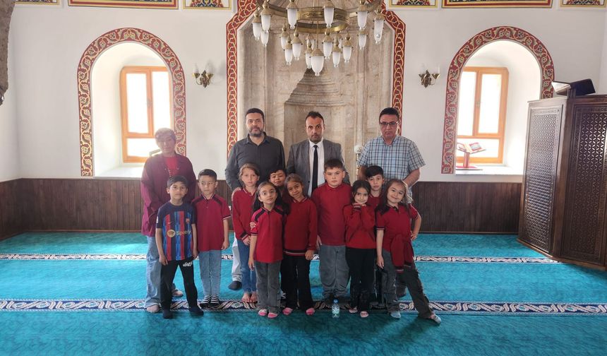 Öğrencilerden Örnek Toplum Hizmeti