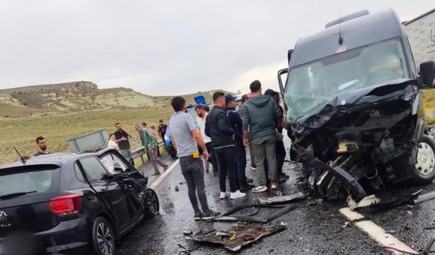 Kayseri-Nevşehir Yolunda Trafik Kazası