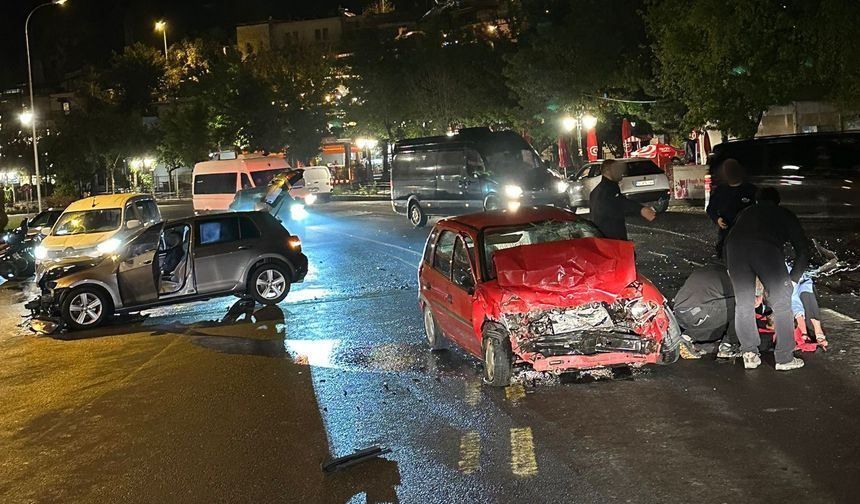 Göreme'de Karşı Şeride Geçen Sürücü Balon Pilotunun Aracına Çarptı: 1 Ağır Yaralı