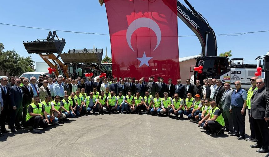 İl Özel İdaresi’nde 145 Milyon TL’lik Yatırımla 26 Yeni Araç Hizmete Alındı, 64 Yeni Personel Göreve Başladı