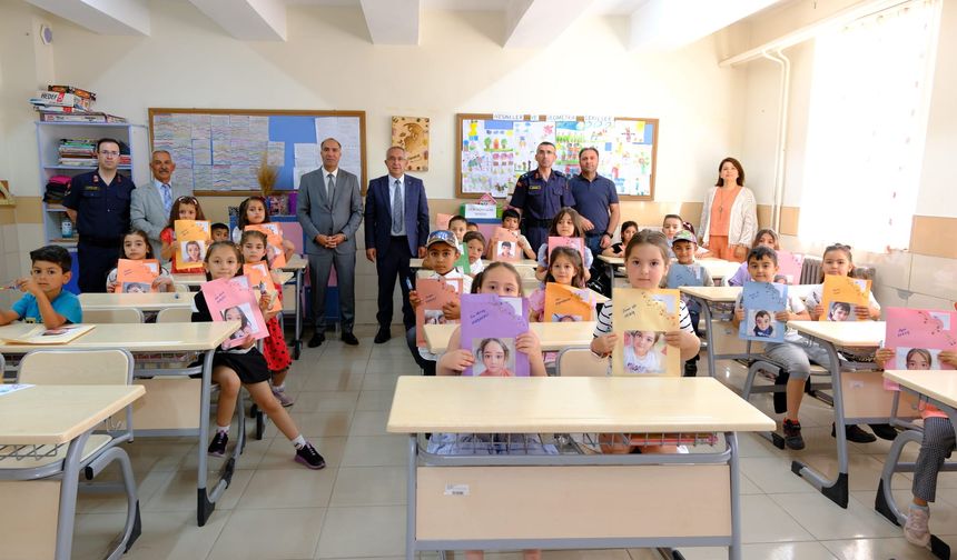 Başkan Erkan Çiftci, Karne Sevinci Yaşayan Öğrencileri Yalnız Bırakmadı