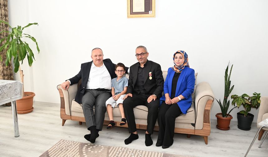 Nevşehir Valisi Fidan, 15 Temmuz Gazisi Yüksel Serbes’i Ziyaret Etti