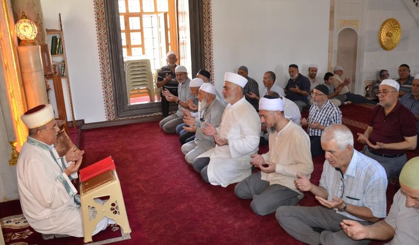 15 Temmuz Şehitleri İçin Kurşunlu Camii’nde Mevlid Programı Düzenlendi
