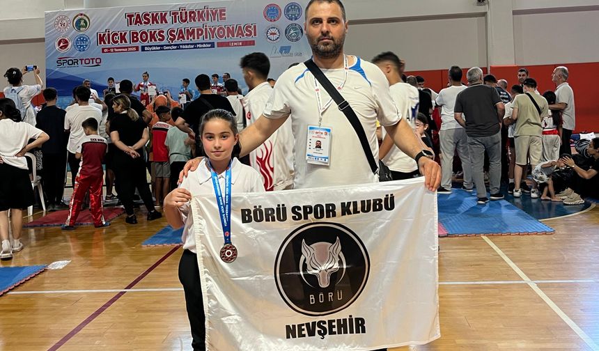 Nevşehirli Sporcu Elis Ada Aktaş’tan Türkiye Kickboks Şampiyonası’nda Derece