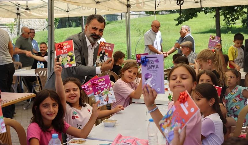 Başkan Ali Ertuğrul Bul, TOKİ Akay Camii’nde Aşure Etkinliğine Katıldı