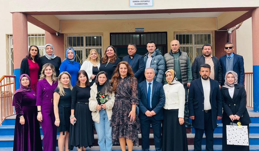 Kıratlıoğlu Mahallesi Muhtarı Süleyman Hilmi Yalçın’dan Öğretmenler Günü Ziyaretleri