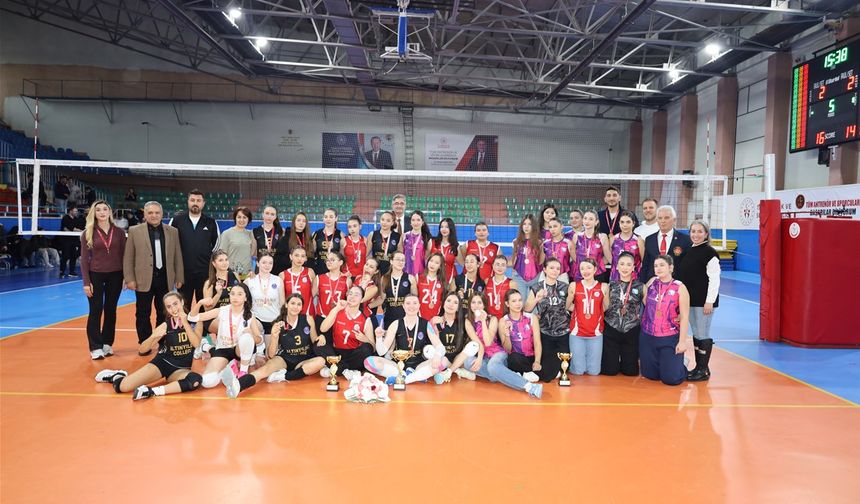 Okul Sporları Genç A Kız Voleybol Müsabakaları Sona Erdi!