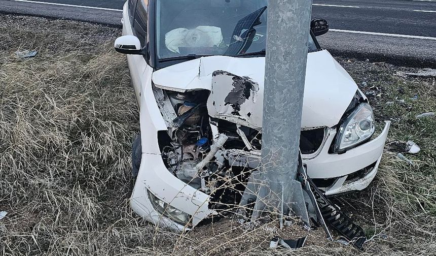 Kalaba Girişi Kaza, Otomobil Direğe Çarptı