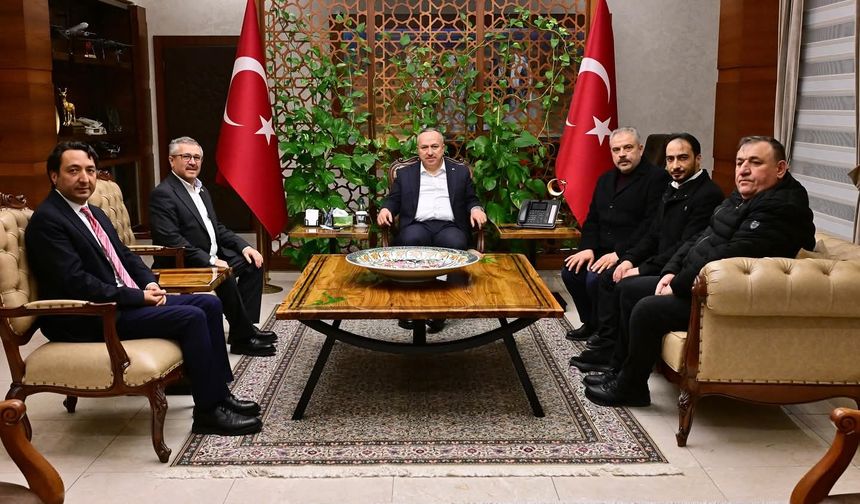 Vali Ali Fidan Türk Kızılay Heyetini Makamında Kabul Etti