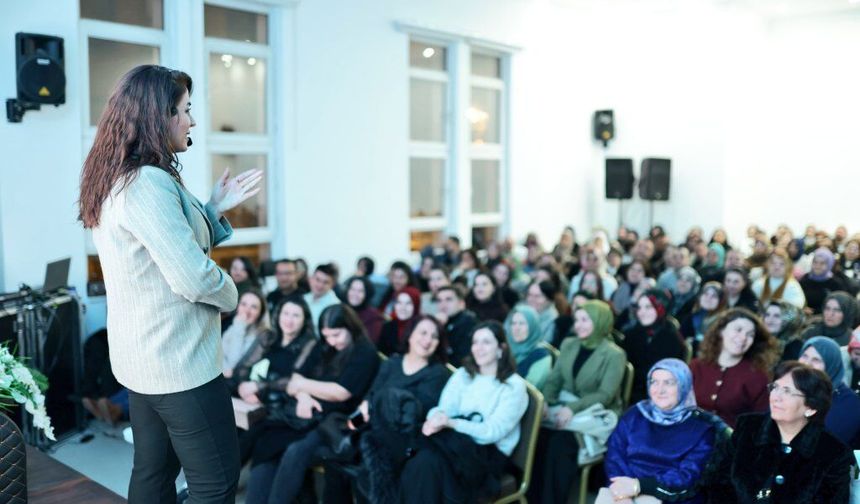 Göreme’de Ramazan Programları Kapsamında Dilek Cesur Semineri Düzenlendi