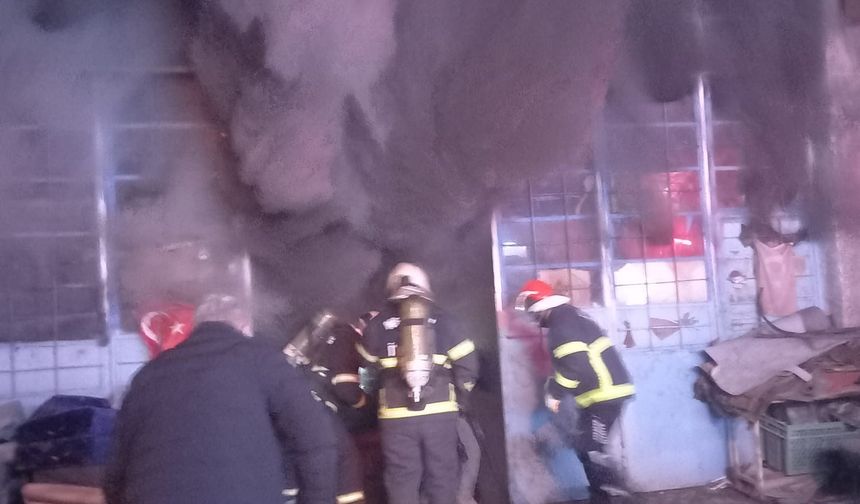 Nevşehir Yeni Sanayi’de Oto Döşeme Atölyesinde Yangın Korkuttu