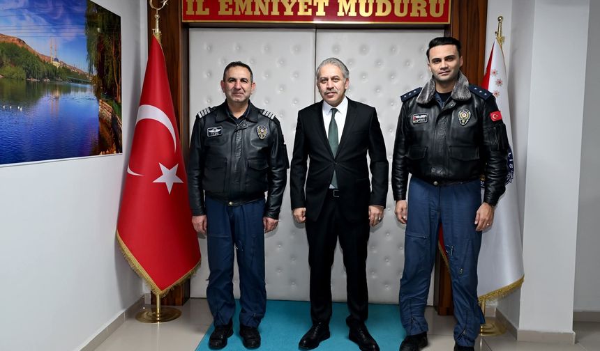 Narkotik Operasyonu İçin Nevşehir’de Görevlendirilen Havacılık Dairesi Pilotlarından İl Emniyet Müdürüne Ziyaret