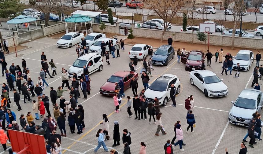 Akademi Eğitim Merkezi Bursluluk Sınavına Yoğun İlgi
