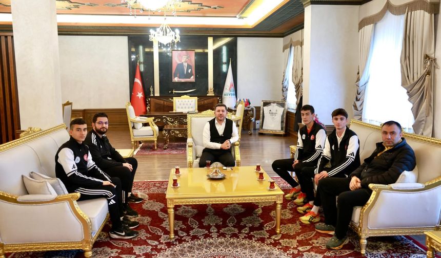 Nevşehir Belediyesi Spor Kulübü Sporcuları Başkan Rasim Arı ile Bir Araya Geldi