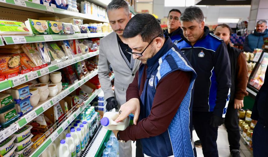 Belediye Başkanı Rasim Arı, Gıda İşletmelerini Denetledi