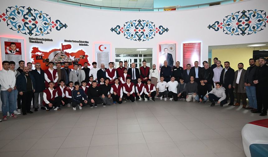 Vali Ali Fidan Nevşehir Recep Tayyip Erdoğan Anadolu İmam Hatip Lisesi’nde Öğrencilerle Buluştu