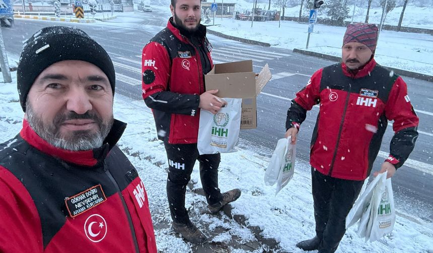 İHH Ekipleri İftara Yetişemeyenleri Yalnız Bırakmadı