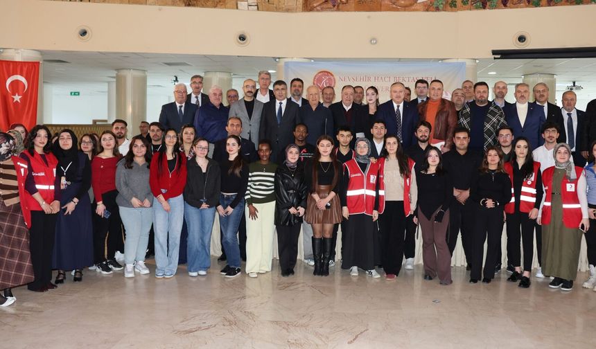 Nevşehirli İl Protokolü ve Hayırseverler İftar Sofrasında Öğrencilerle Buluştu