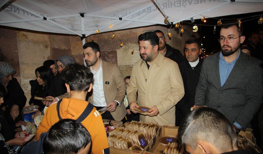 Gülşehir’de Kadir Gecesi’nde Vatandaşlara İkramda Bulunuldu